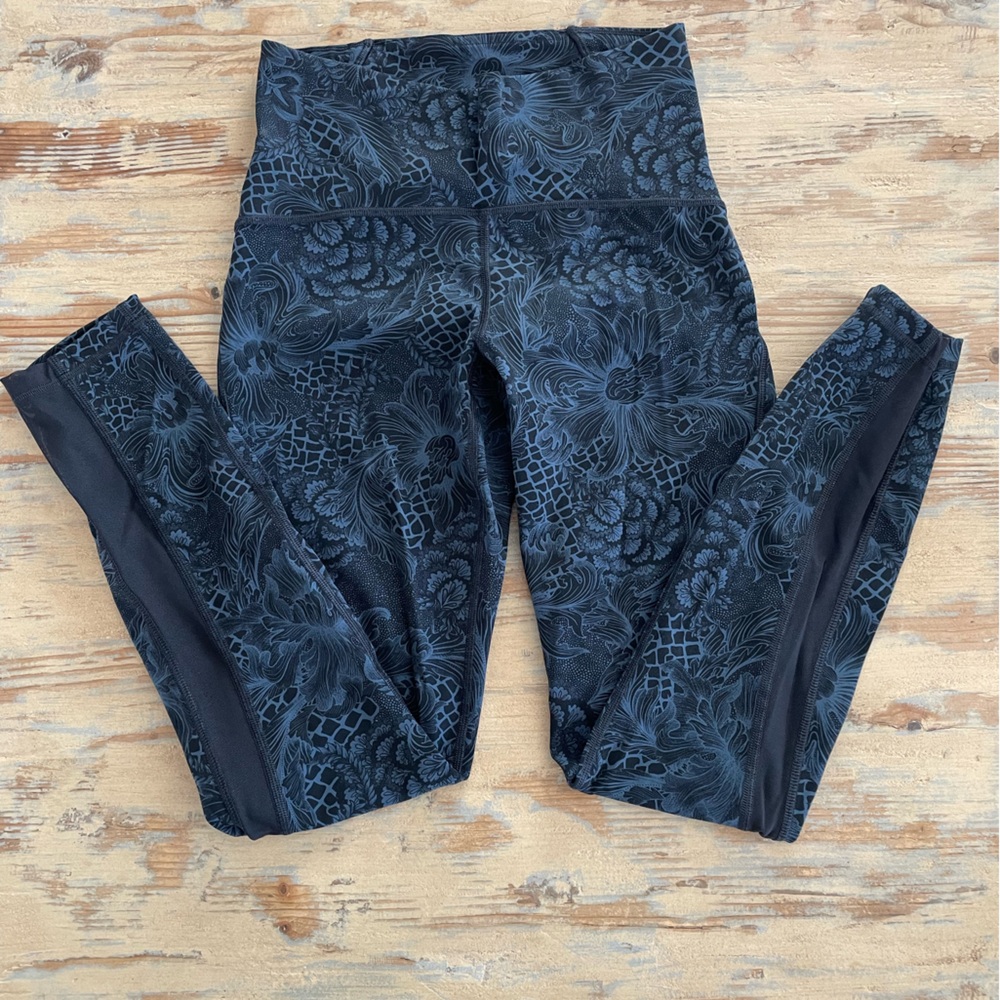 Lululemon Train Times 7/8 pant size 4 nouveau mach blue